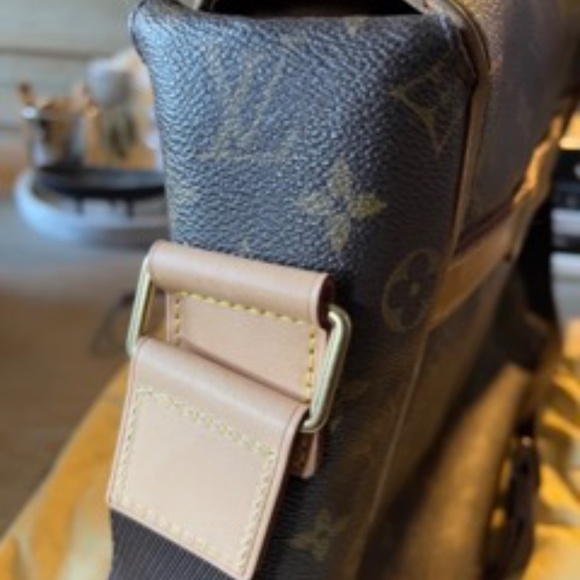 Authentic Louis Vuitton Monogram Abbesses Messenger - Picture 10 of 10